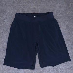 men’s size large lululemon workout shorts